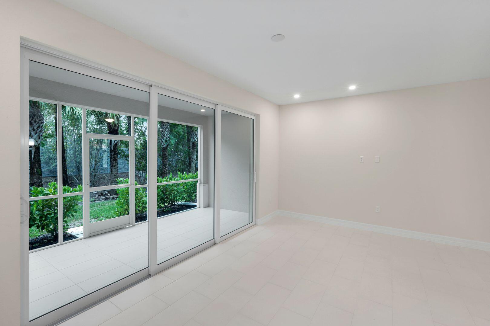 286 INDIES DRIVE E