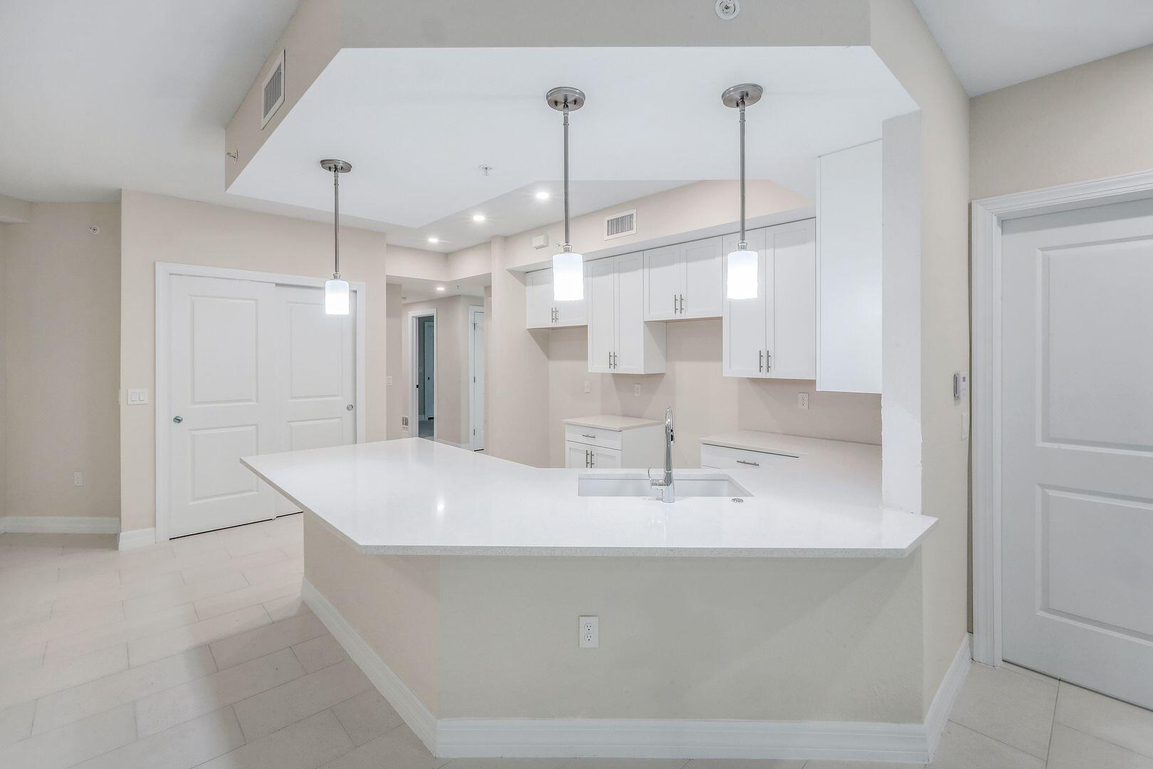 286 INDIES DRIVE E