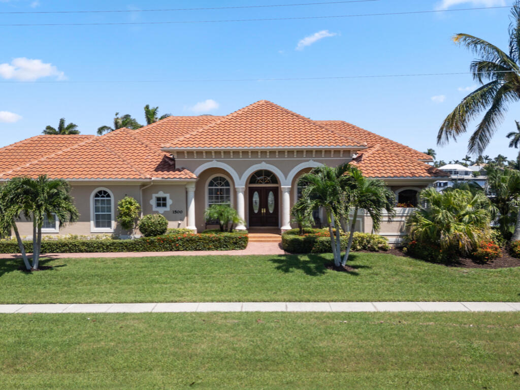 1500 WINTERBERRY DRIVE