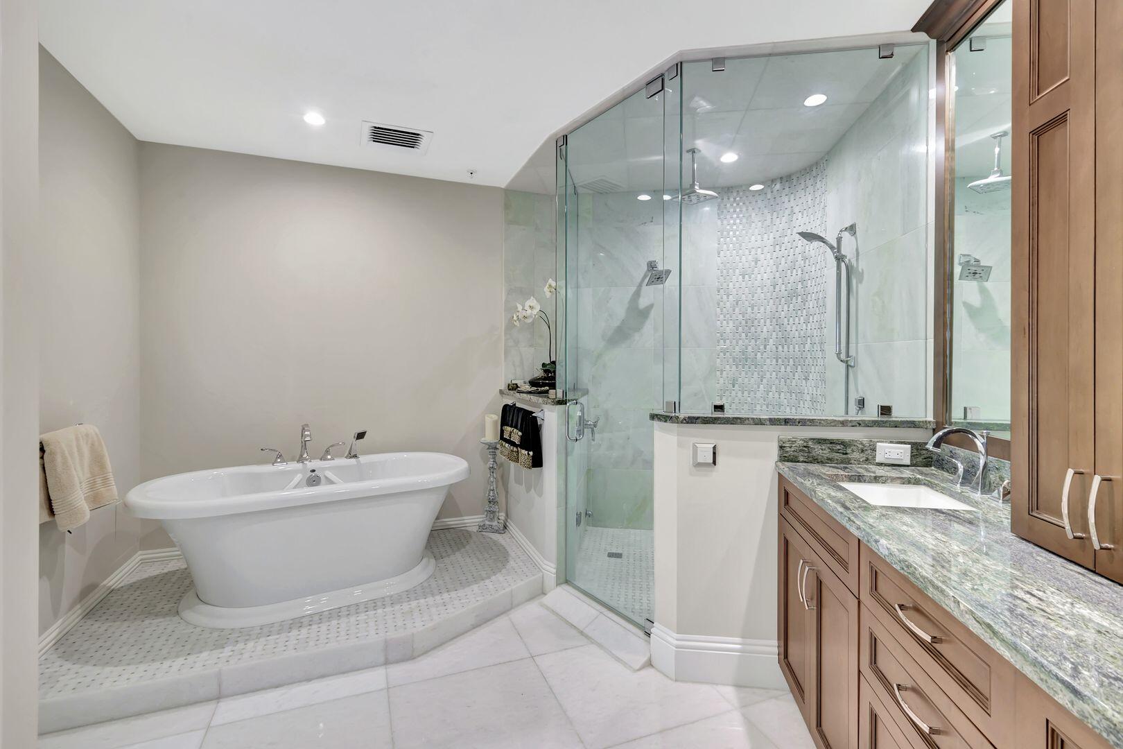 930 CAPE MARCO, 506