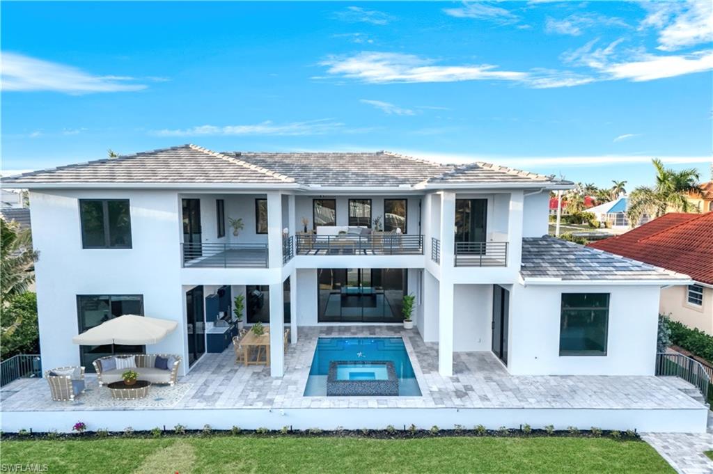 1071 Dana CT