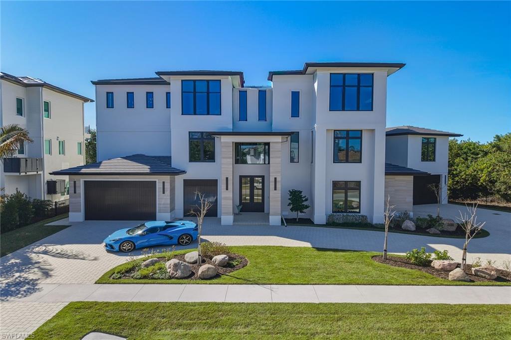 598 Spinnaker DR