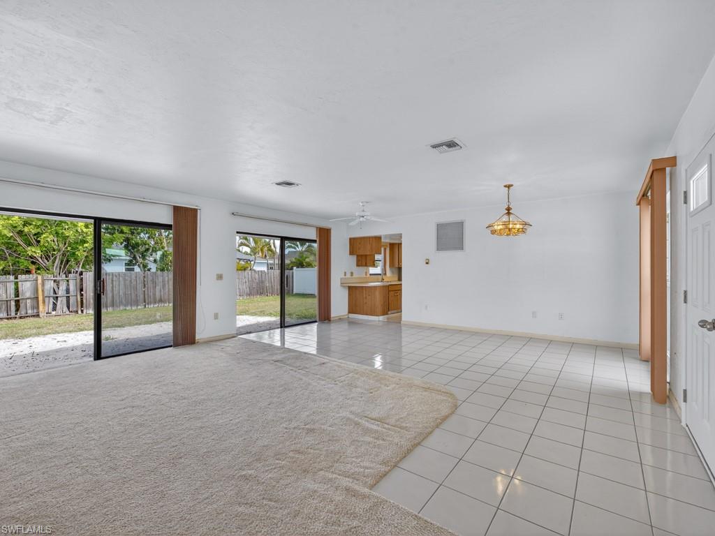 1256 Bluebird AVE