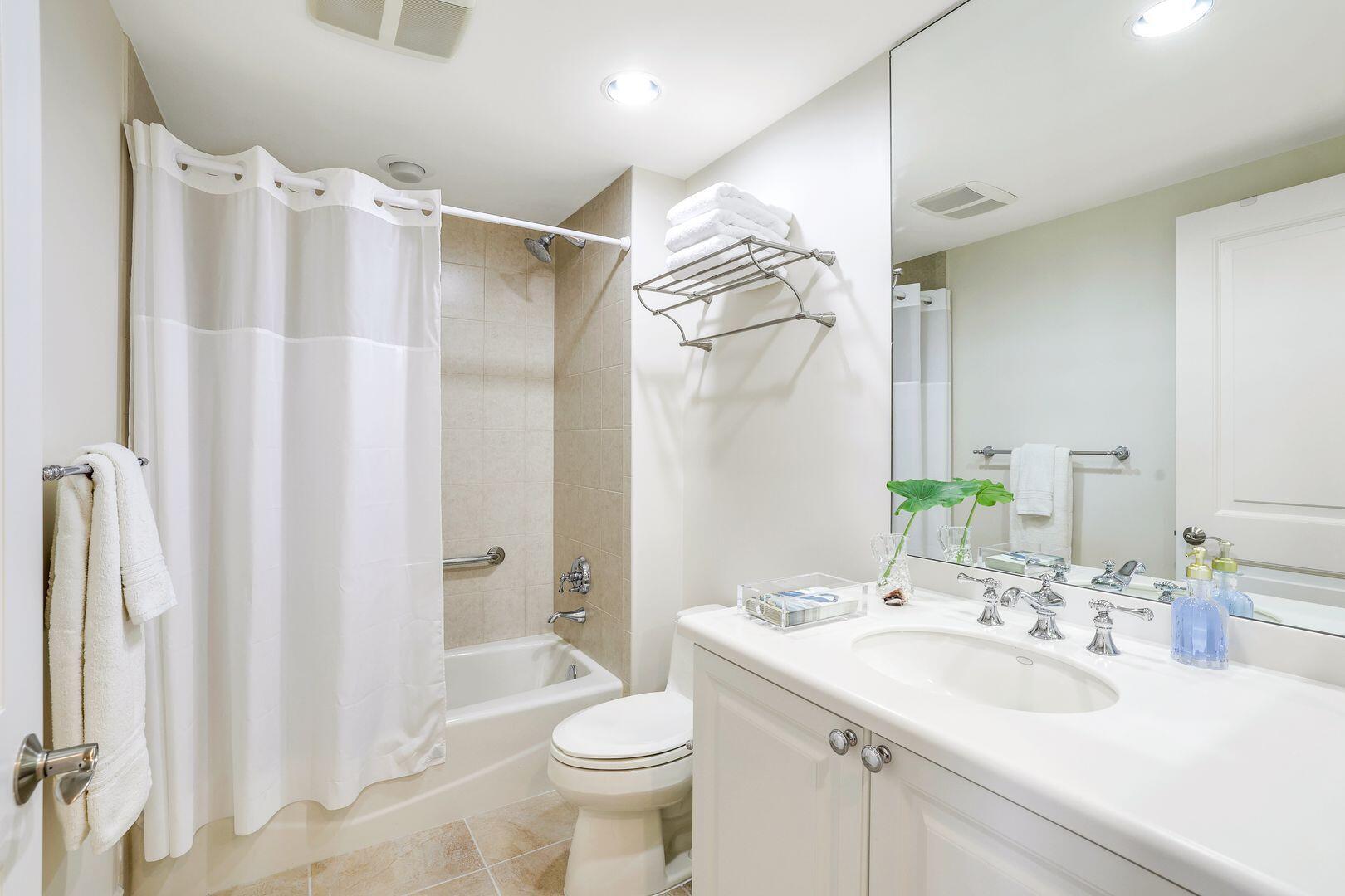 1050 BORGHESE LANE, 206