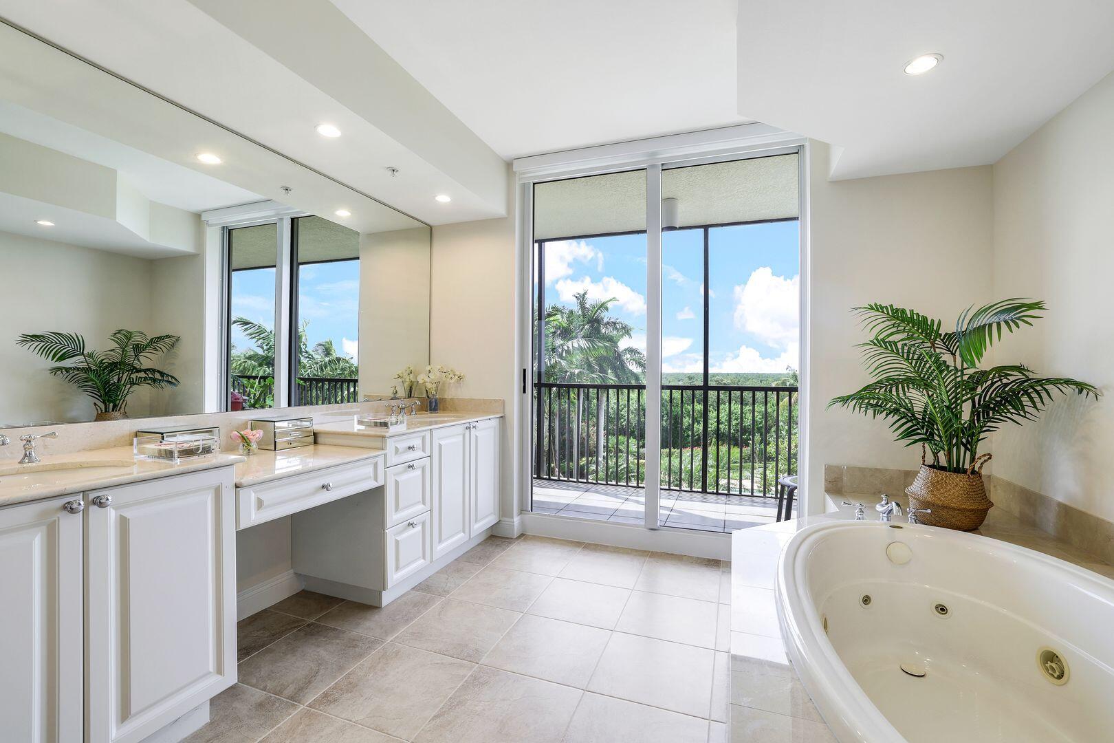1050 BORGHESE LANE, 206