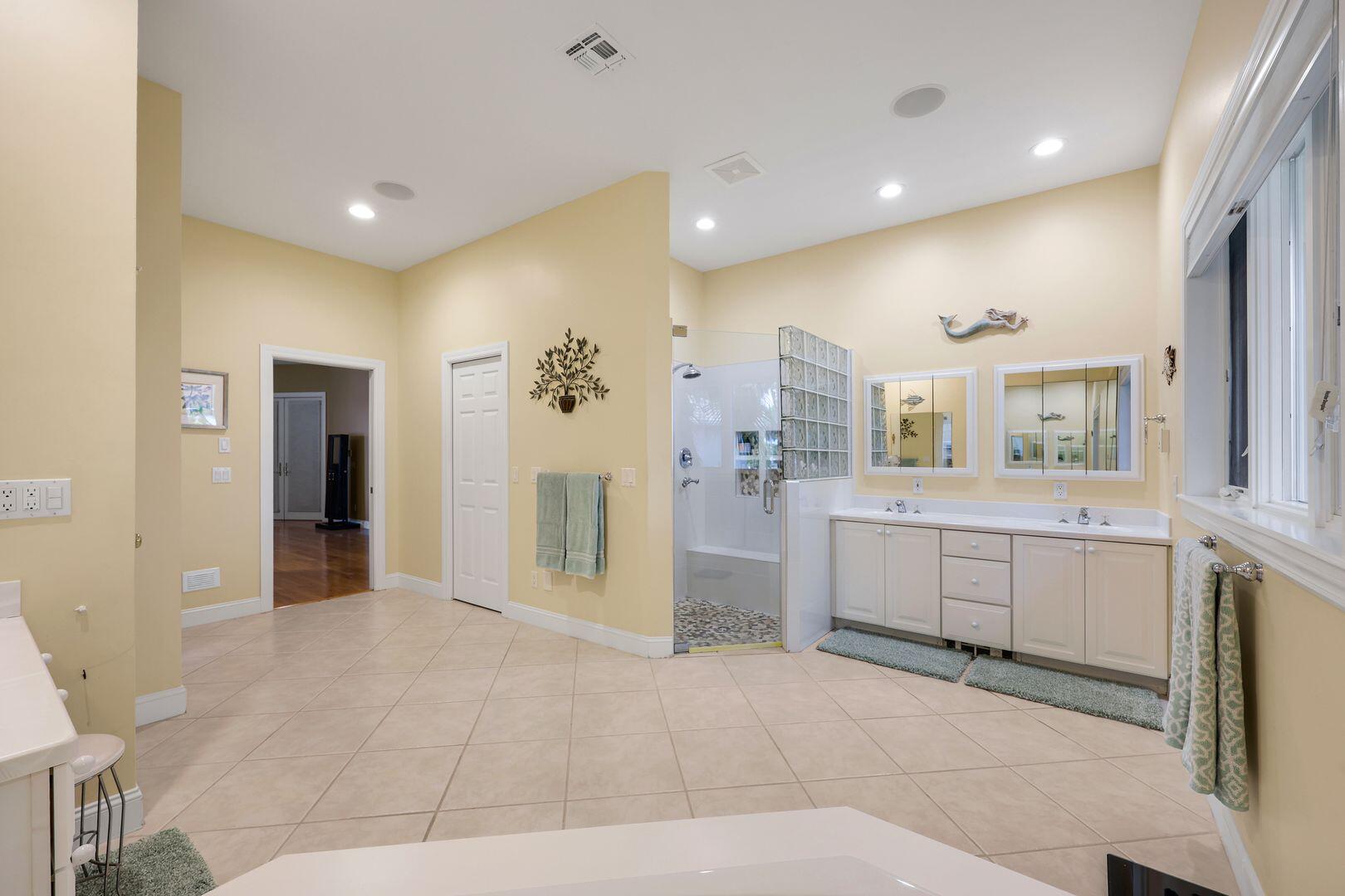 60 COVEWOOD COURT