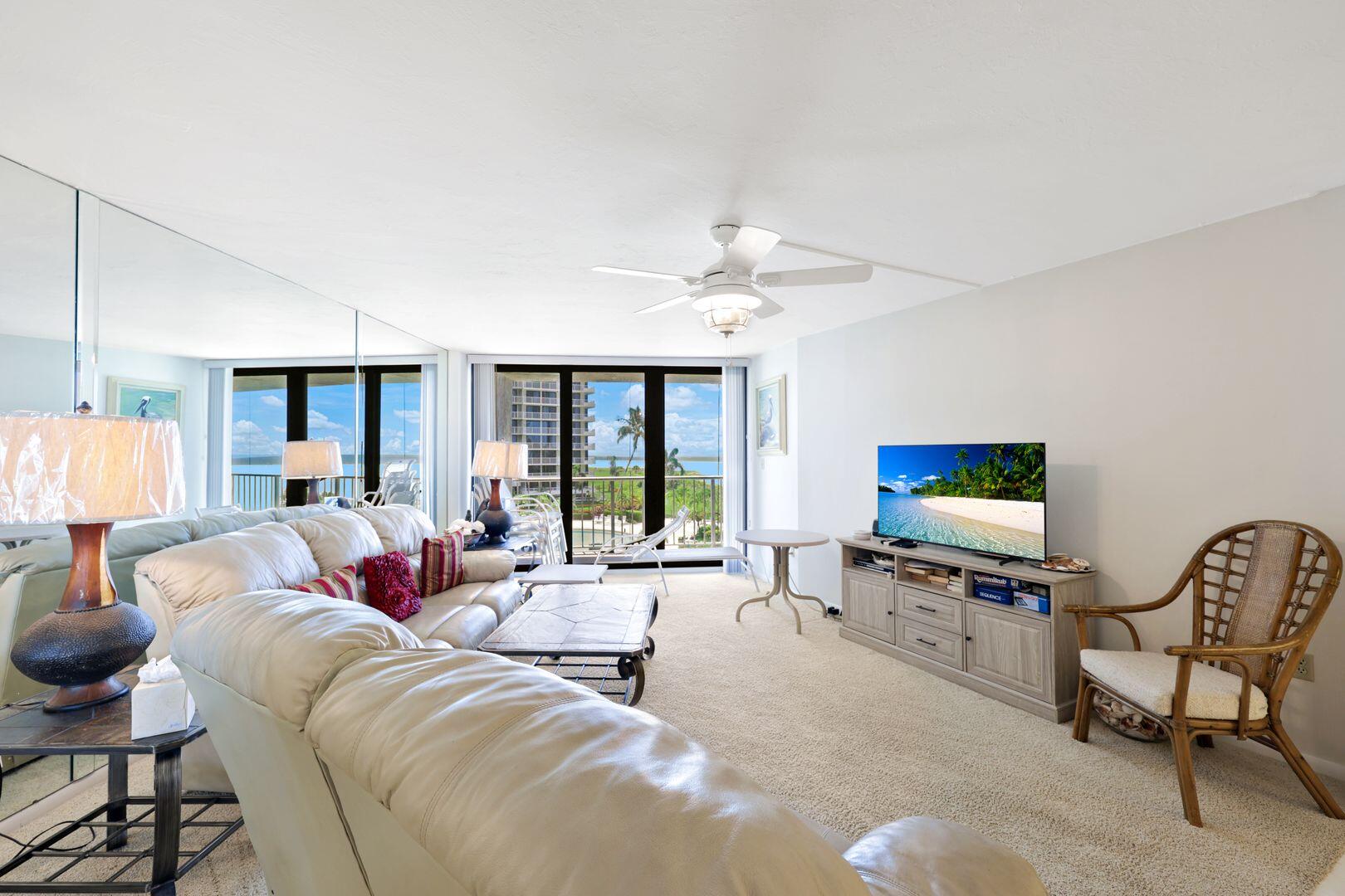 320 SEAVIEW COURT, 307