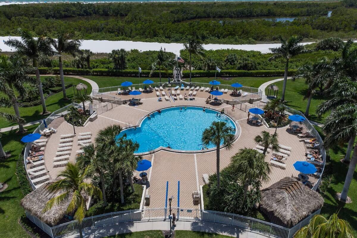 320 SEAVIEW COURT, 307