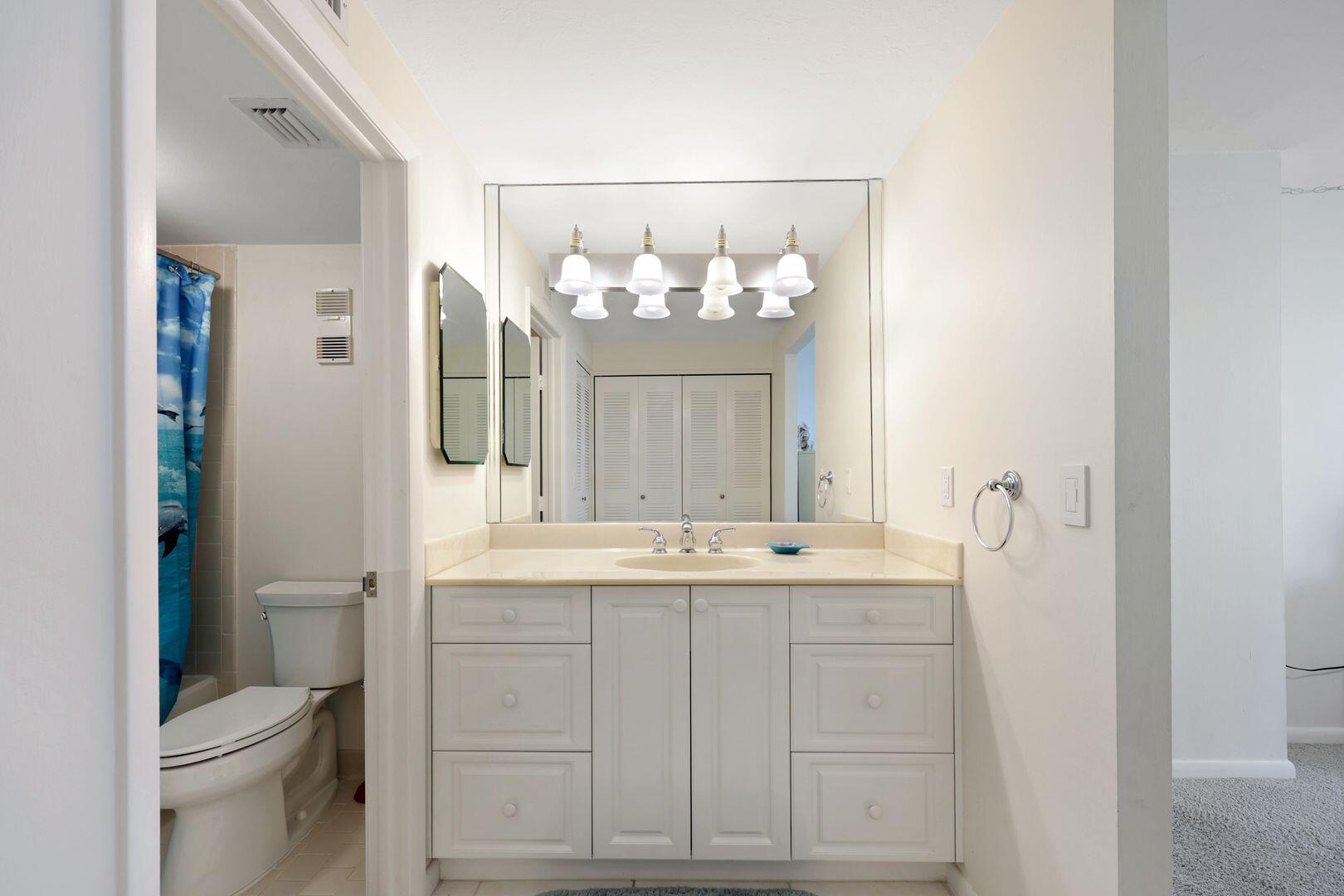 320 SEAVIEW COURT, 307