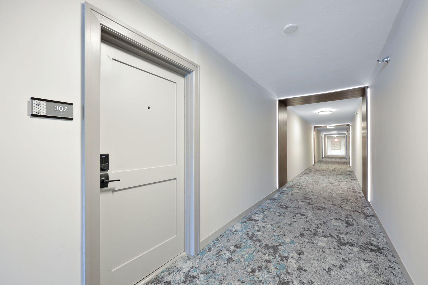 320 SEAVIEW COURT, 307