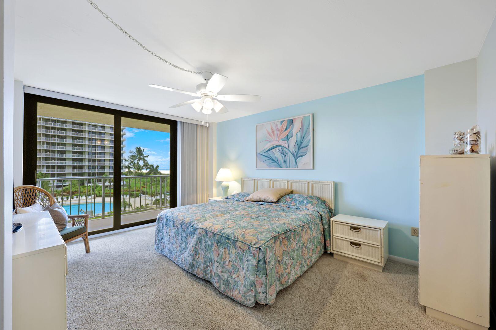 320 SEAVIEW COURT, 307