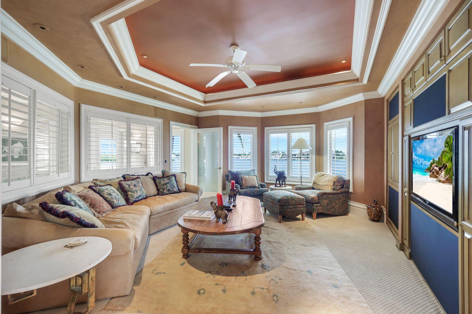 490 RENARD COURT