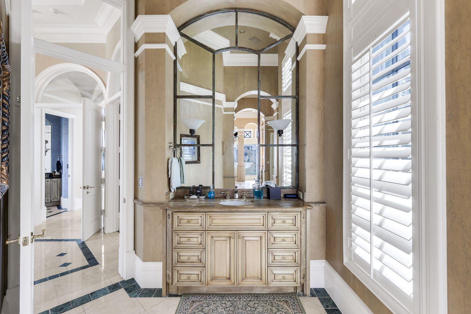 490 RENARD COURT
