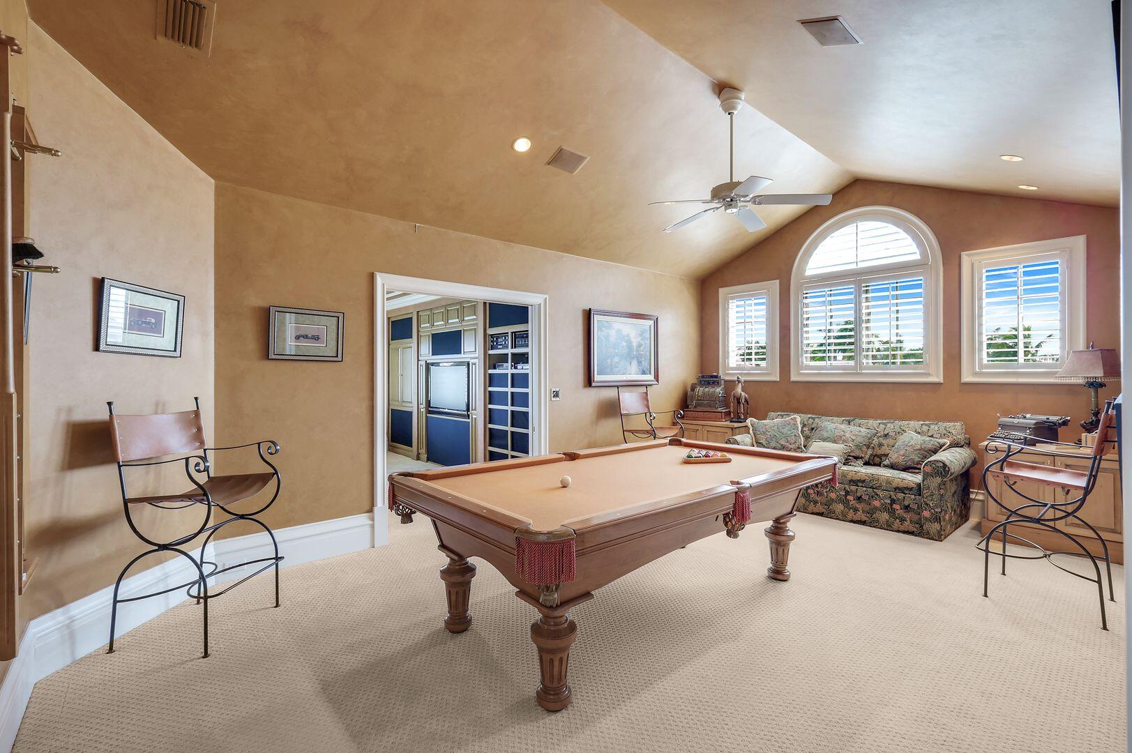 490 RENARD COURT