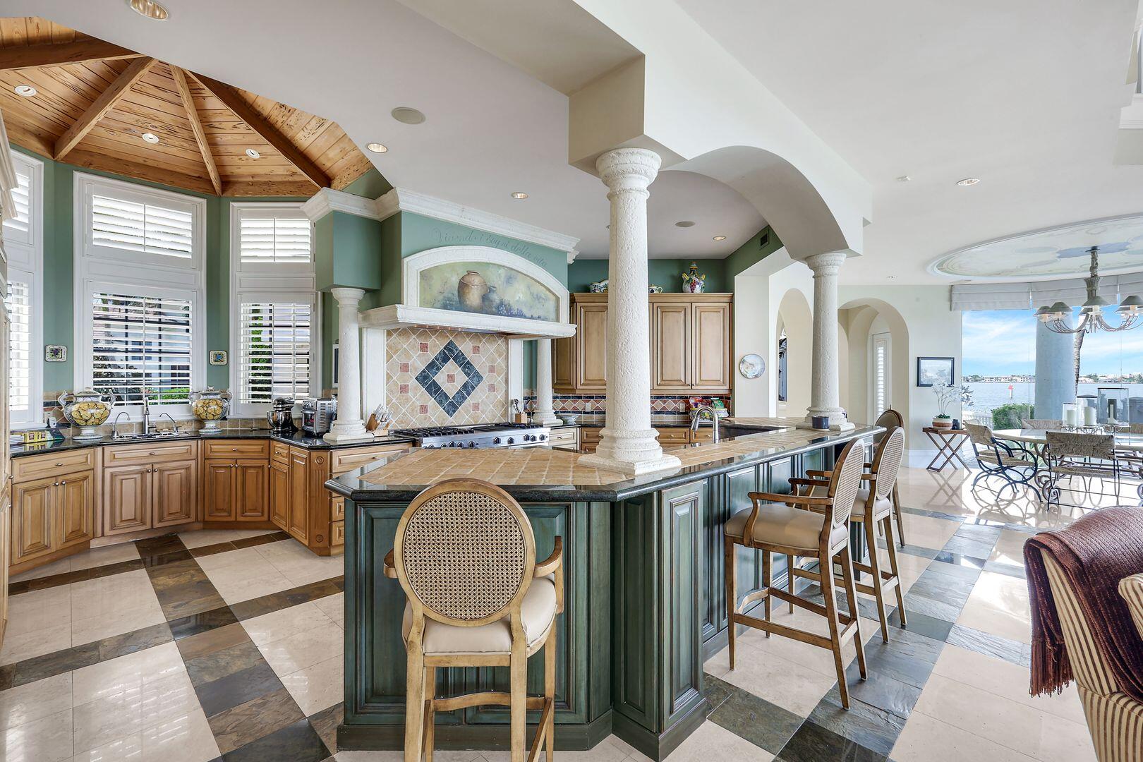 490 RENARD COURT