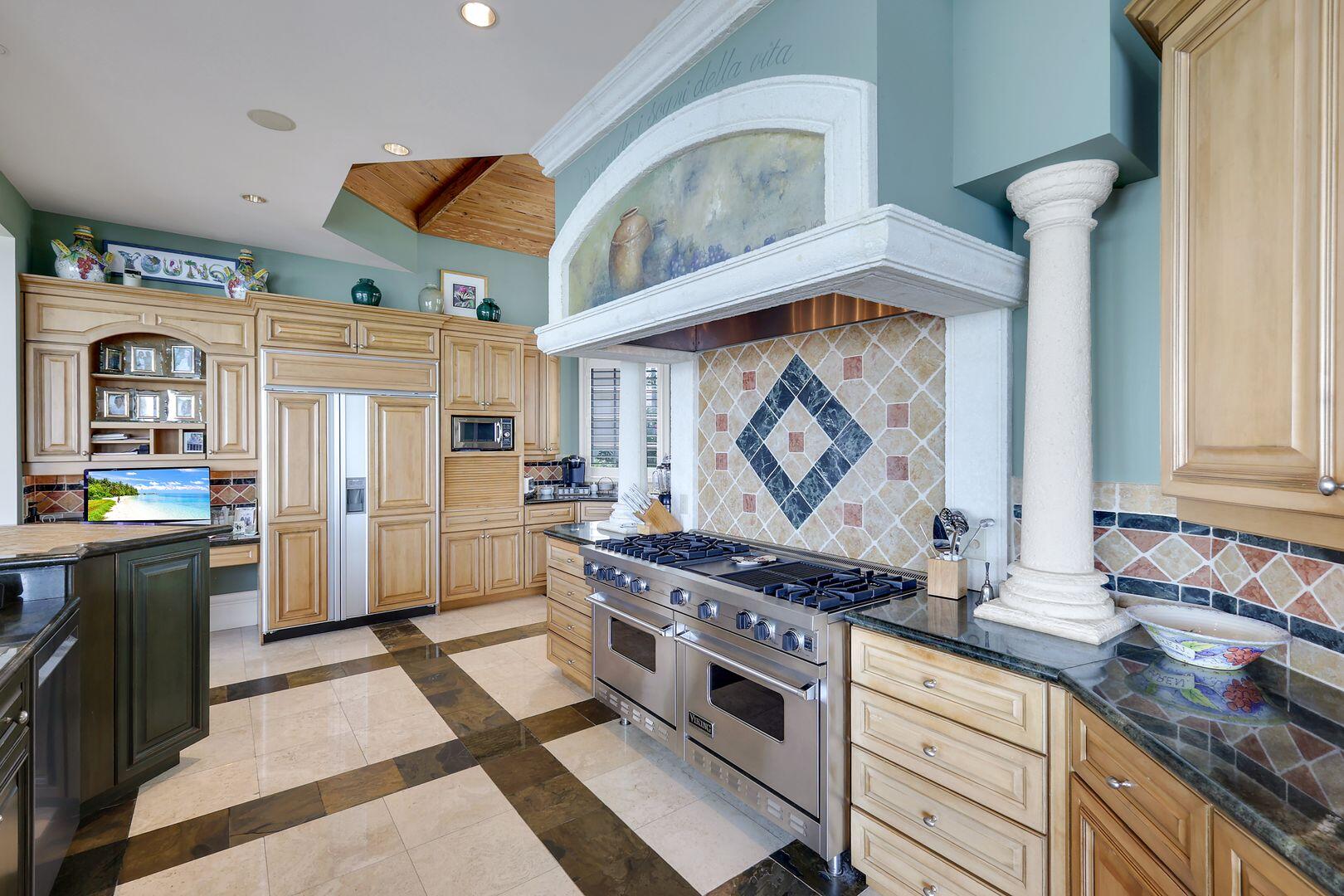 490 RENARD COURT