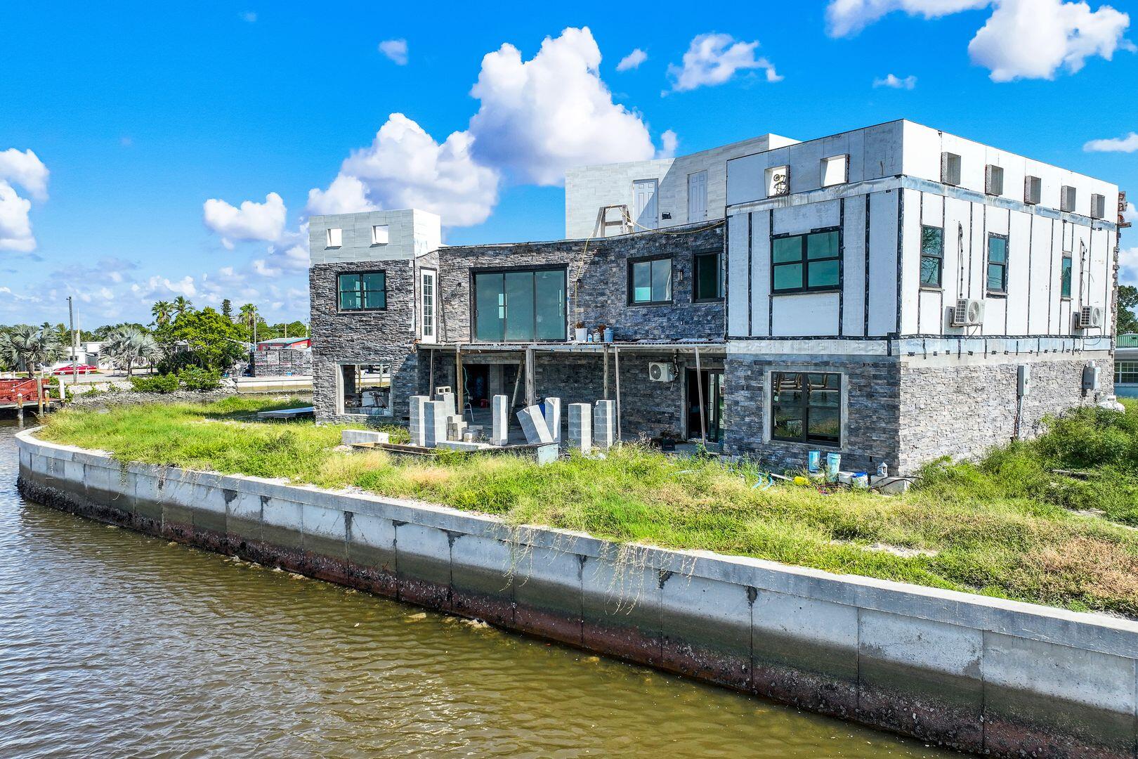246 N HARBOR PLACE