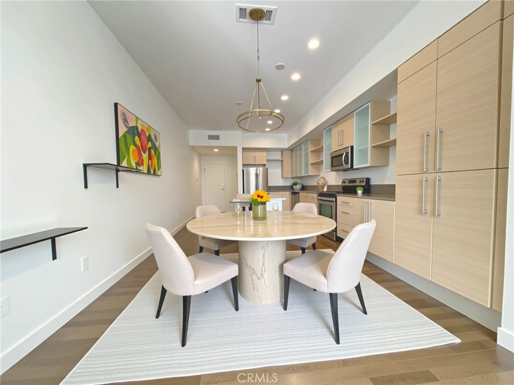 1234 Wilshire Boulevard 127