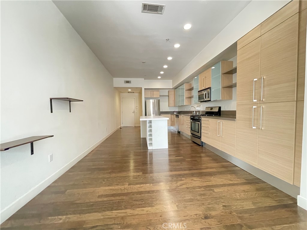 1234 Wilshire Boulevard 127