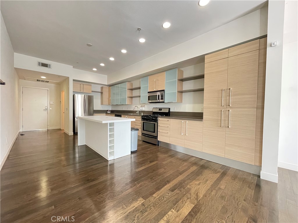 1234 Wilshire Boulevard 127