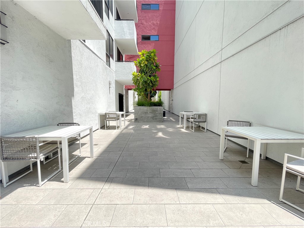 1234 Wilshire Boulevard 127