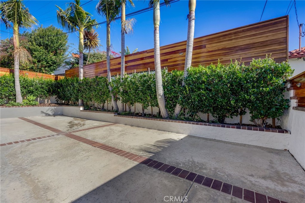 33816 Colegio Drive