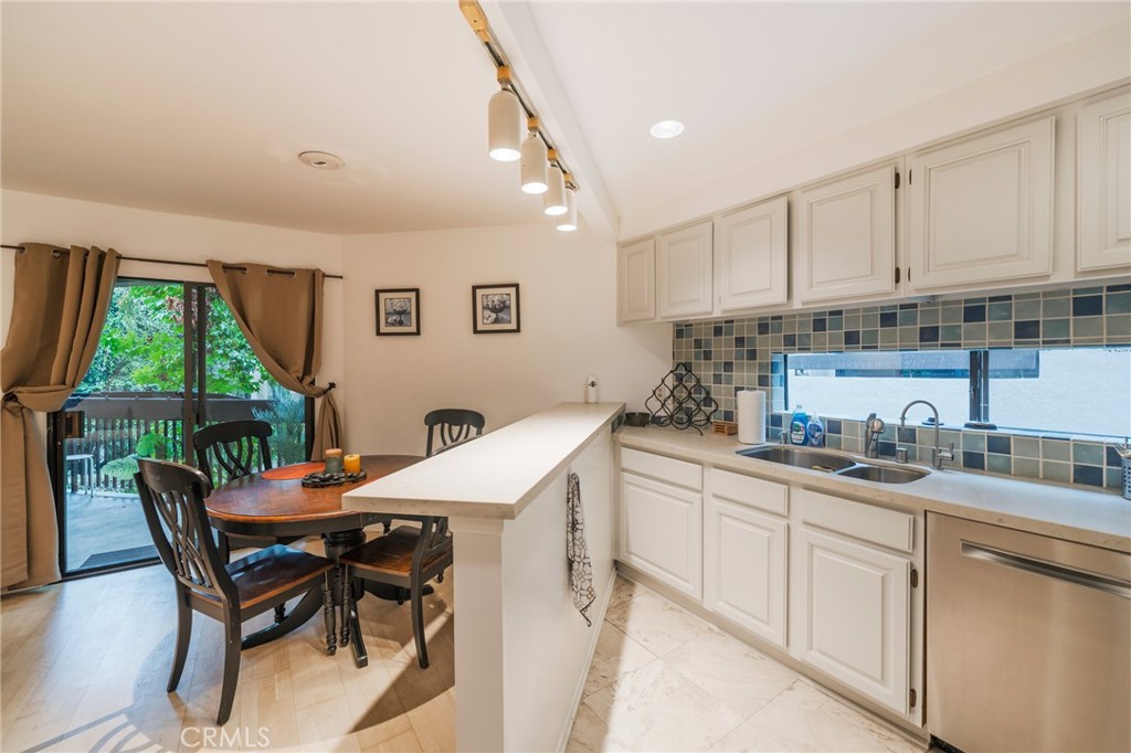 950 N Kings Road 245