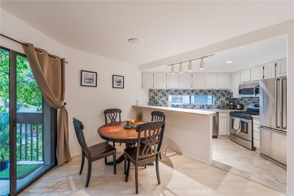 950 N Kings Road 245