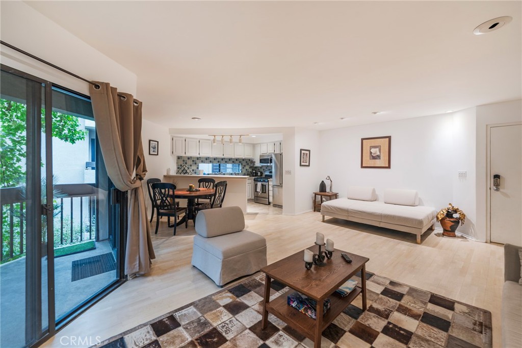 950 N Kings Road 245