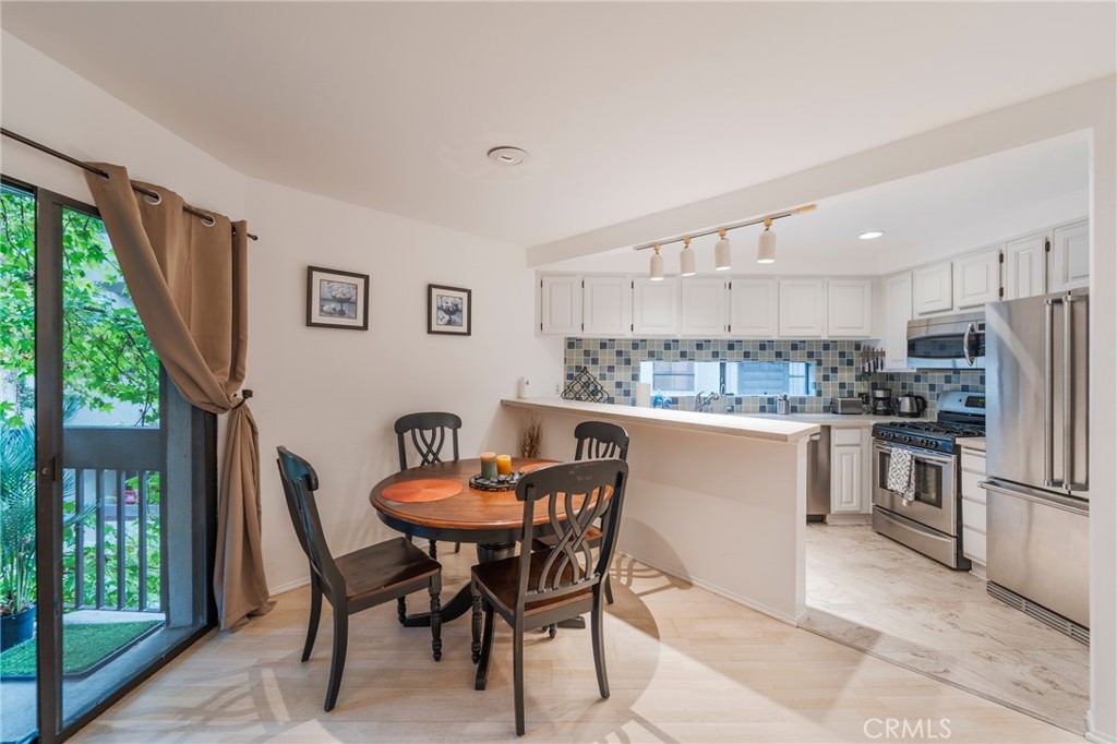 950 N Kings Road 245