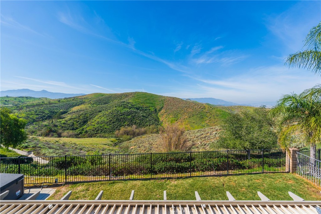 17073 Spring Canyon