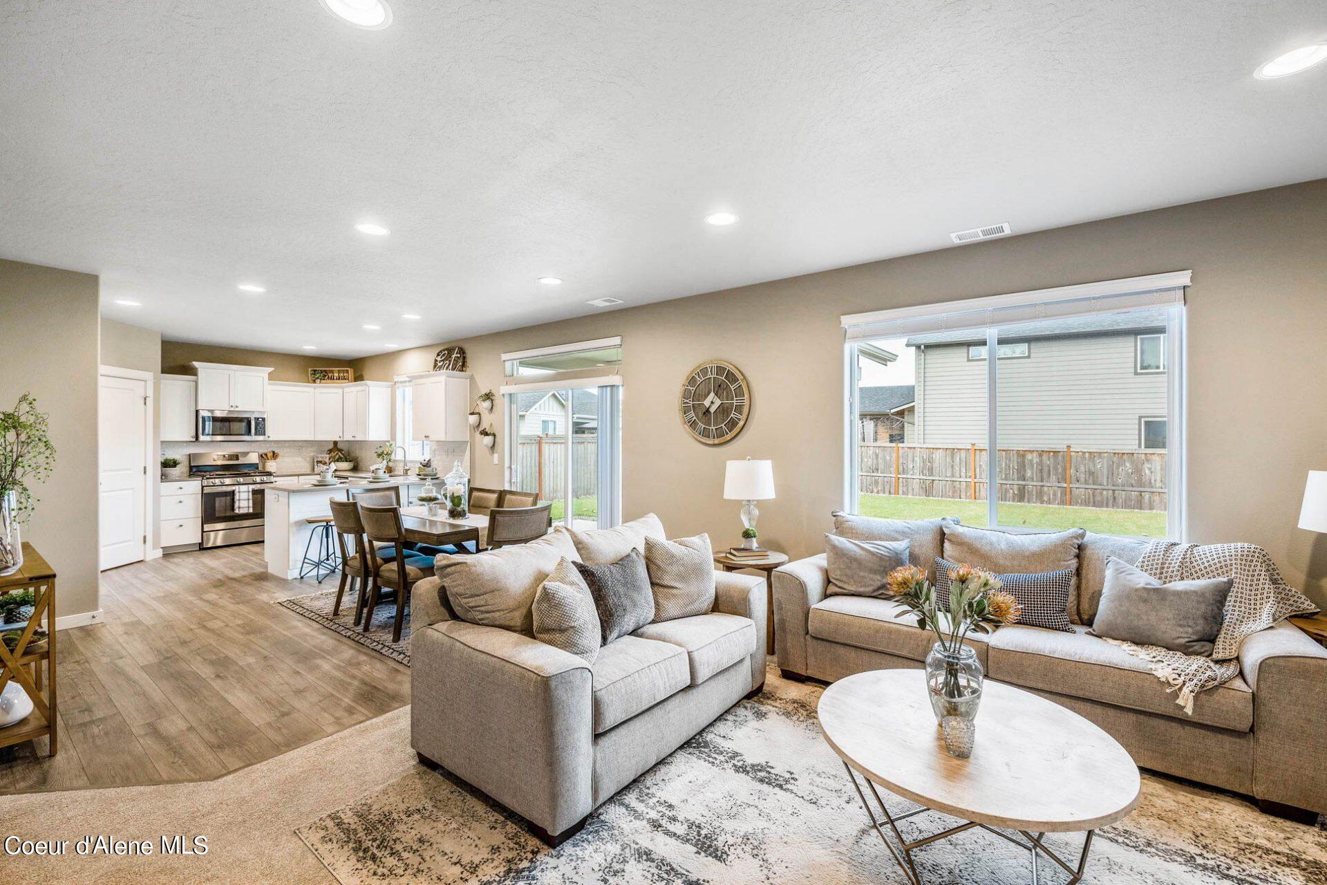 16264 N Hadley Loop