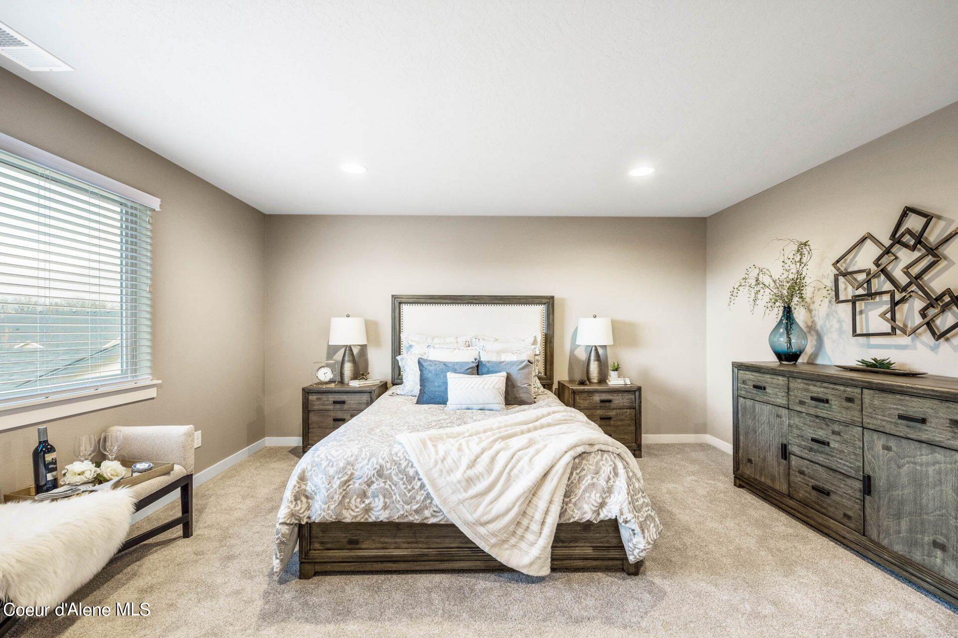 16264 N Hadley Loop