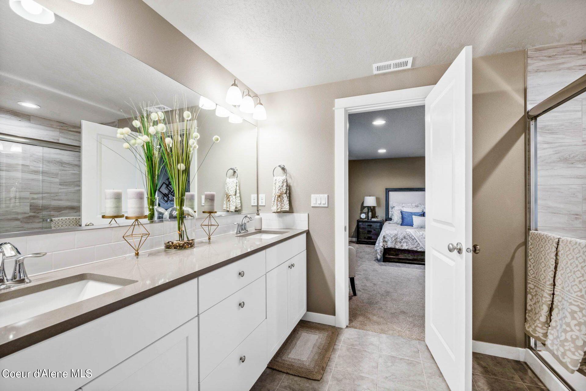 16264 N Hadley Loop