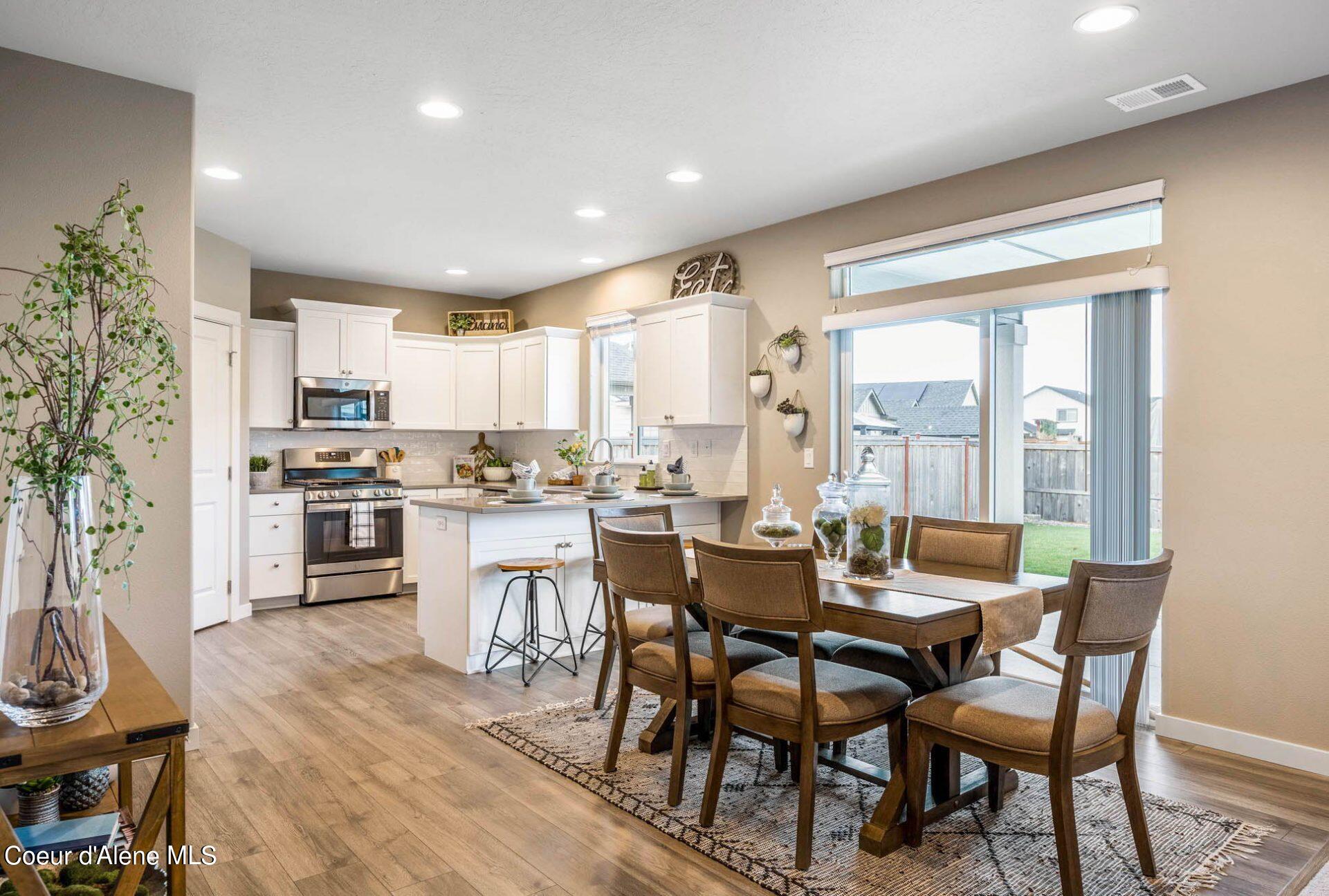 16264 N Hadley Loop