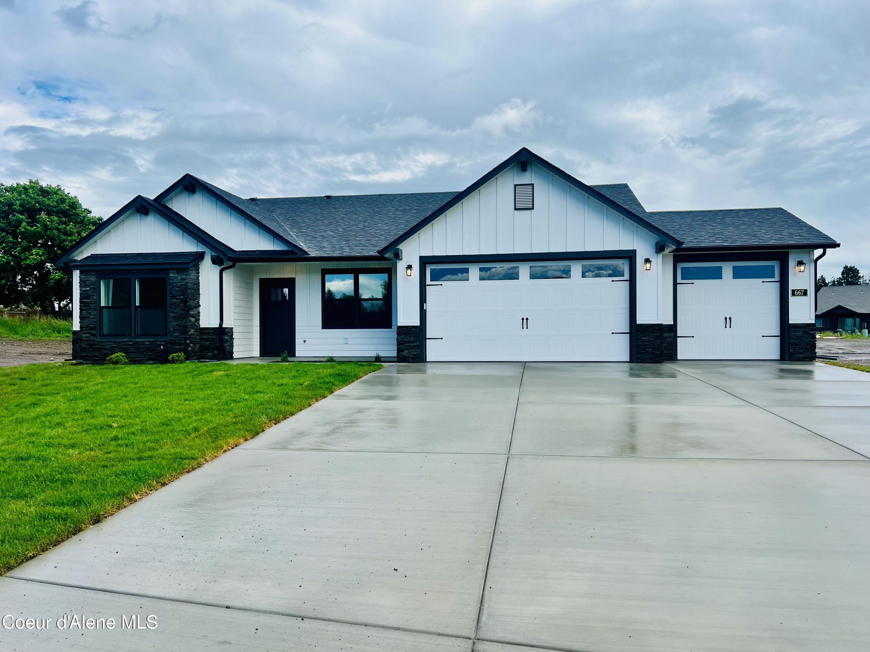 667 E Ripatti Way