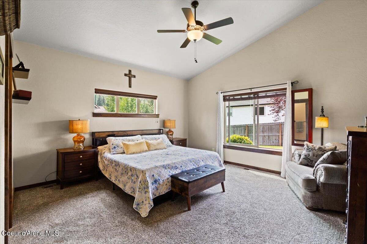 8729 N STABLE TRACE CT