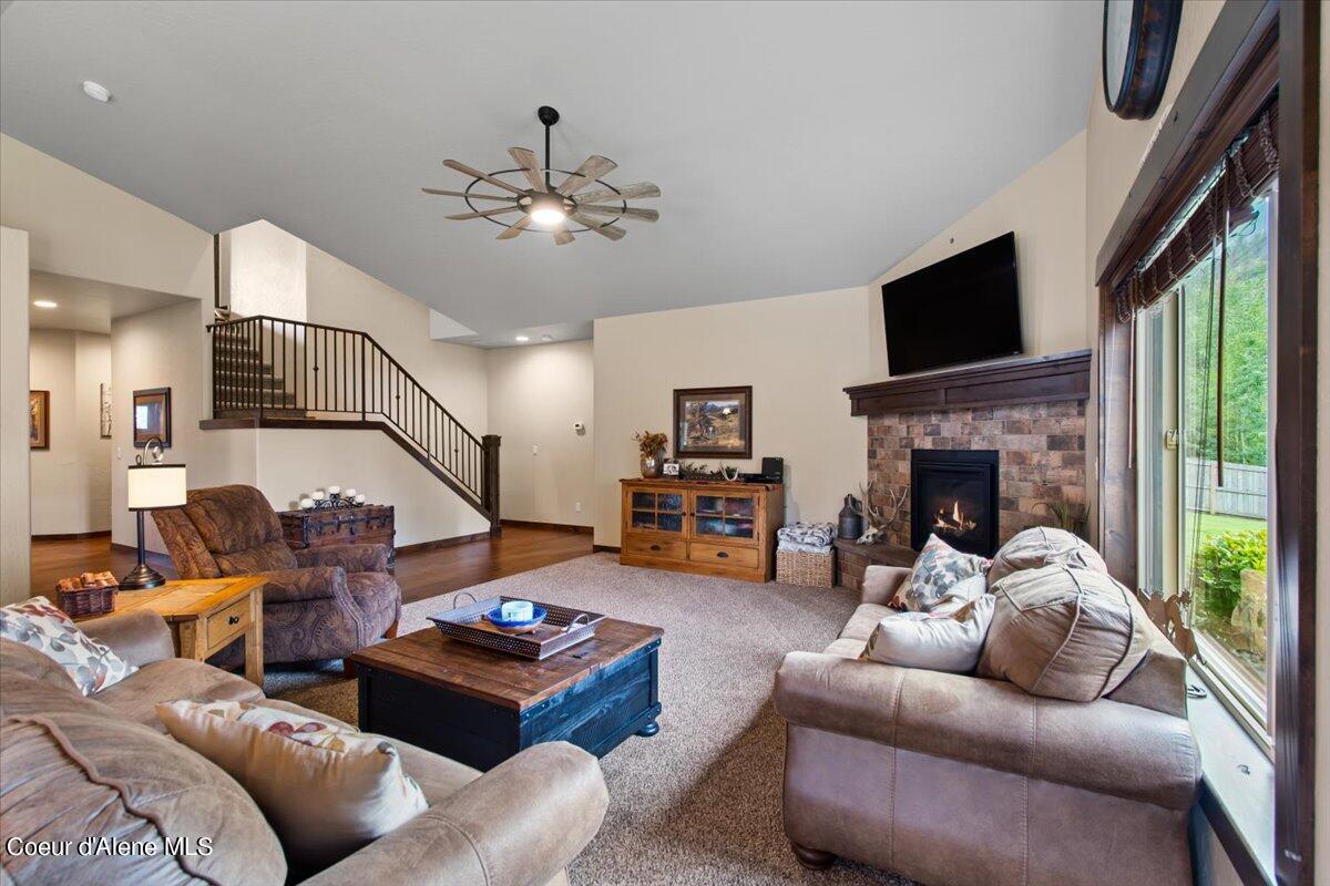 8729 N STABLE TRACE CT