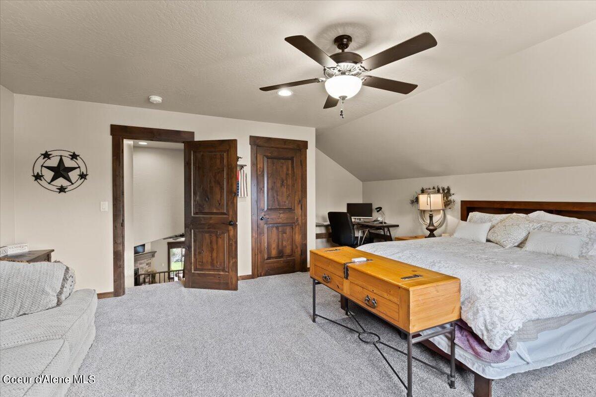 8729 N STABLE TRACE CT