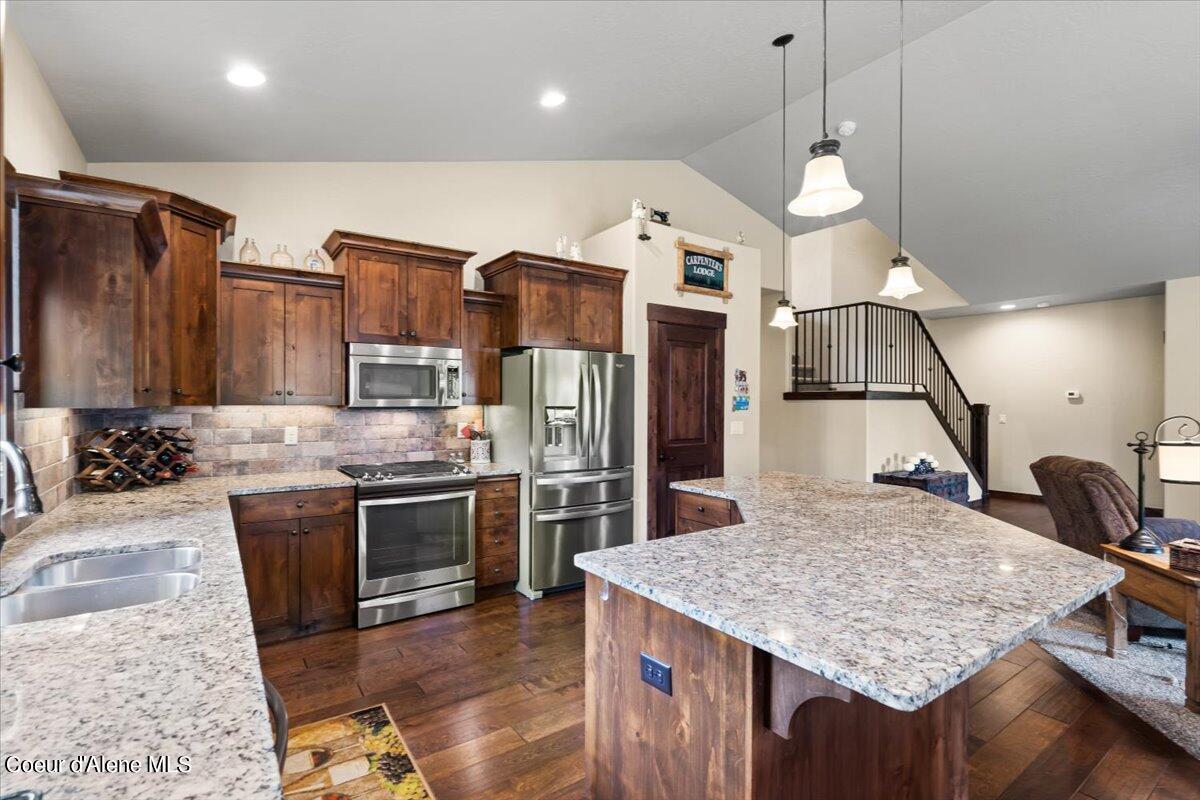 8729 N STABLE TRACE CT