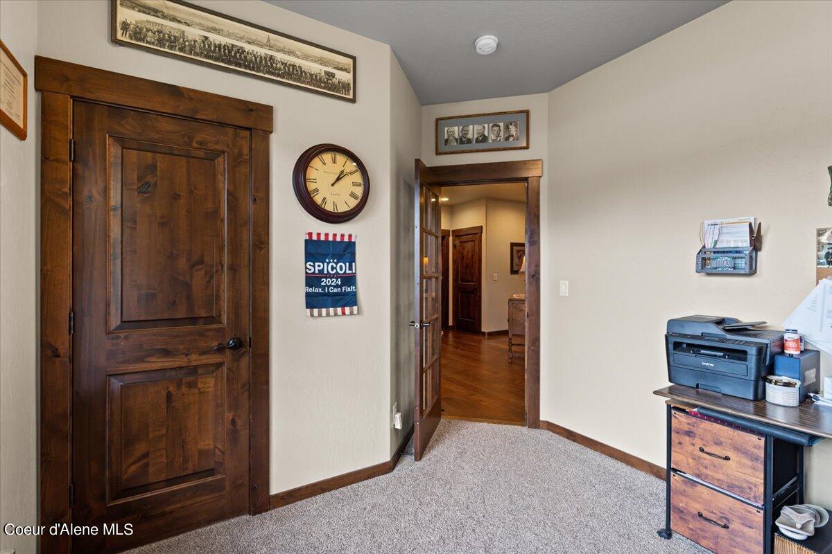 8729 N STABLE TRACE CT