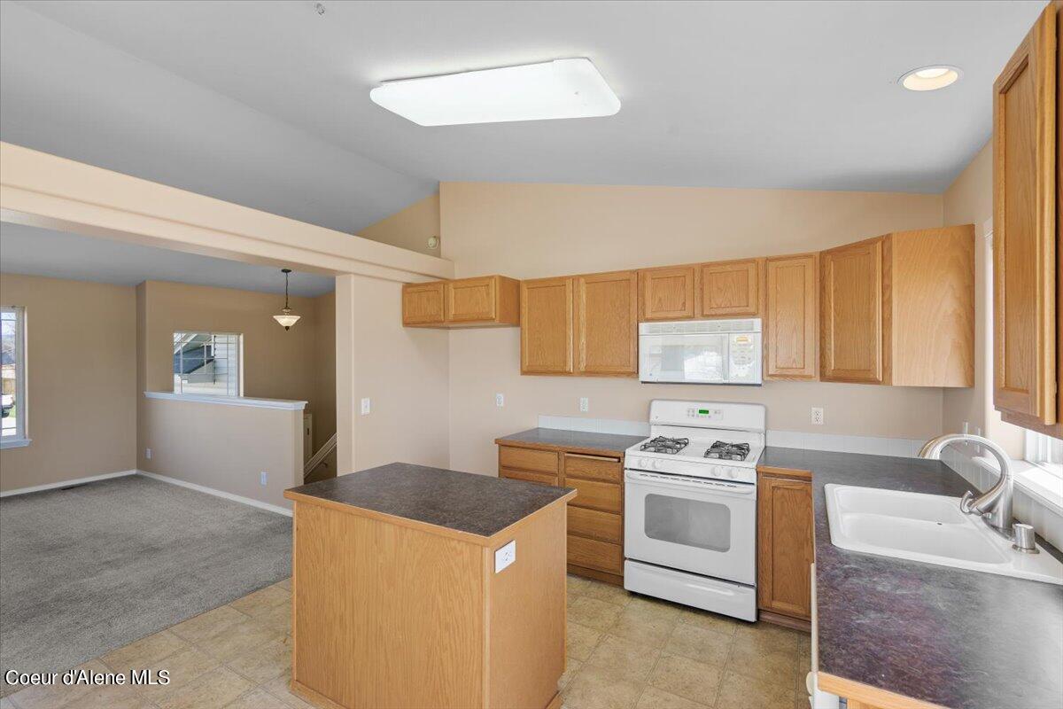 7215 N JOANNA DR, Coeur d'Alene
