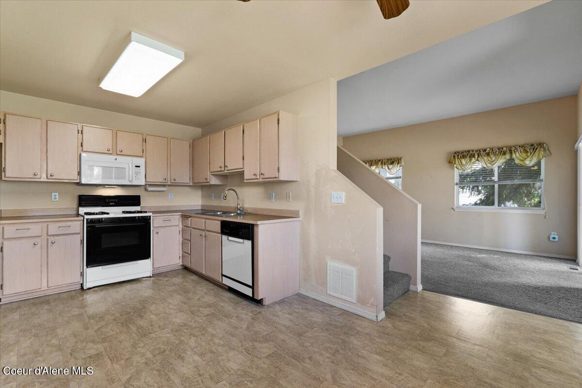 377 E KNOTTY PINE LN, #2, Coeur d'Alene Unit: #2