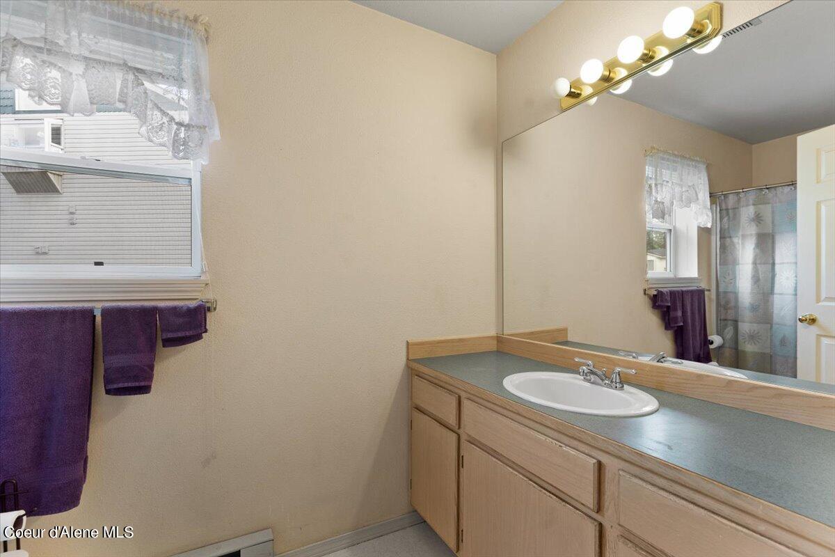 377 E KNOTTY PINE LN, #2, Coeur d'Alene Unit: #2