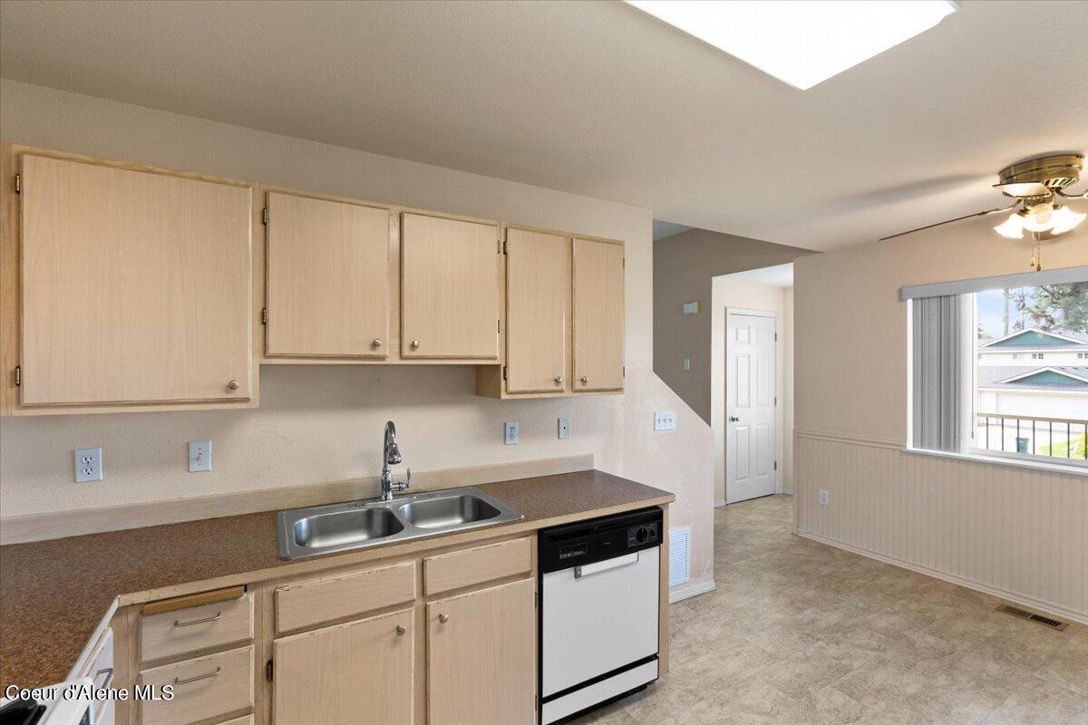377 E KNOTTY PINE LN, #2, Coeur d'Alene Unit: #2