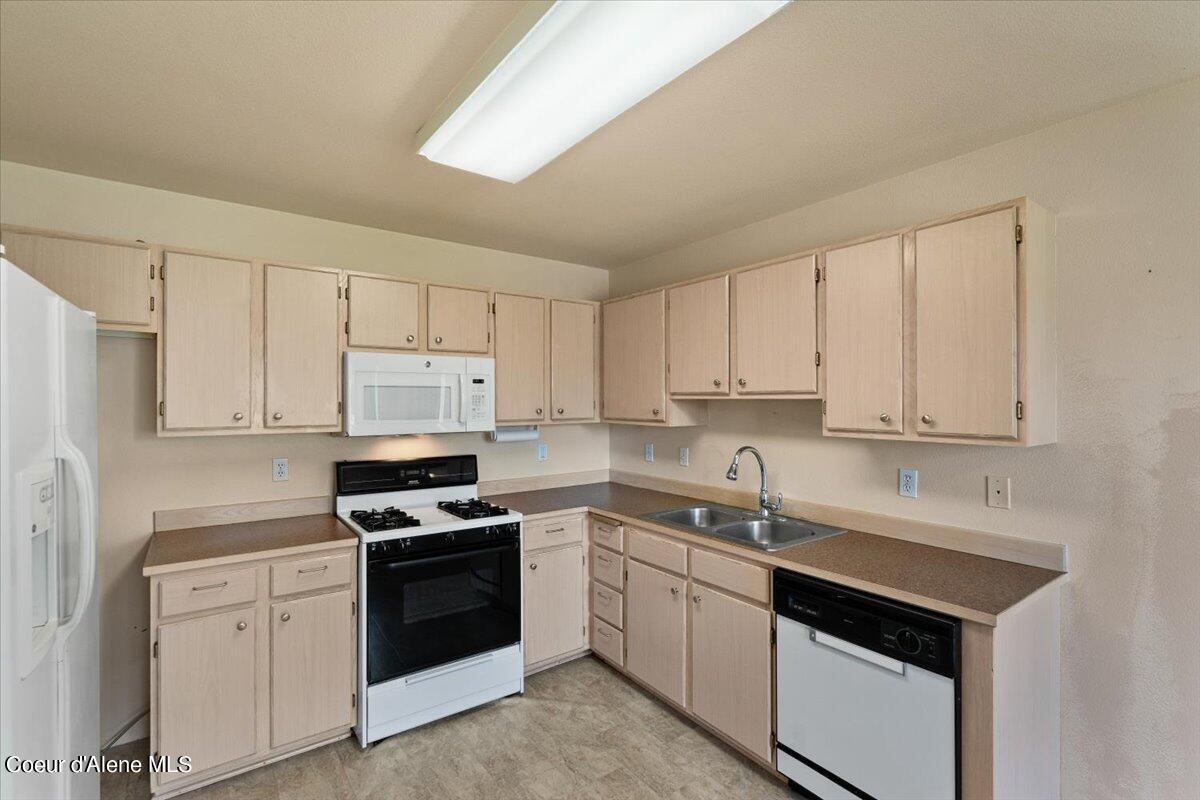 377 E KNOTTY PINE LN, #2, Coeur d'Alene Unit: #2