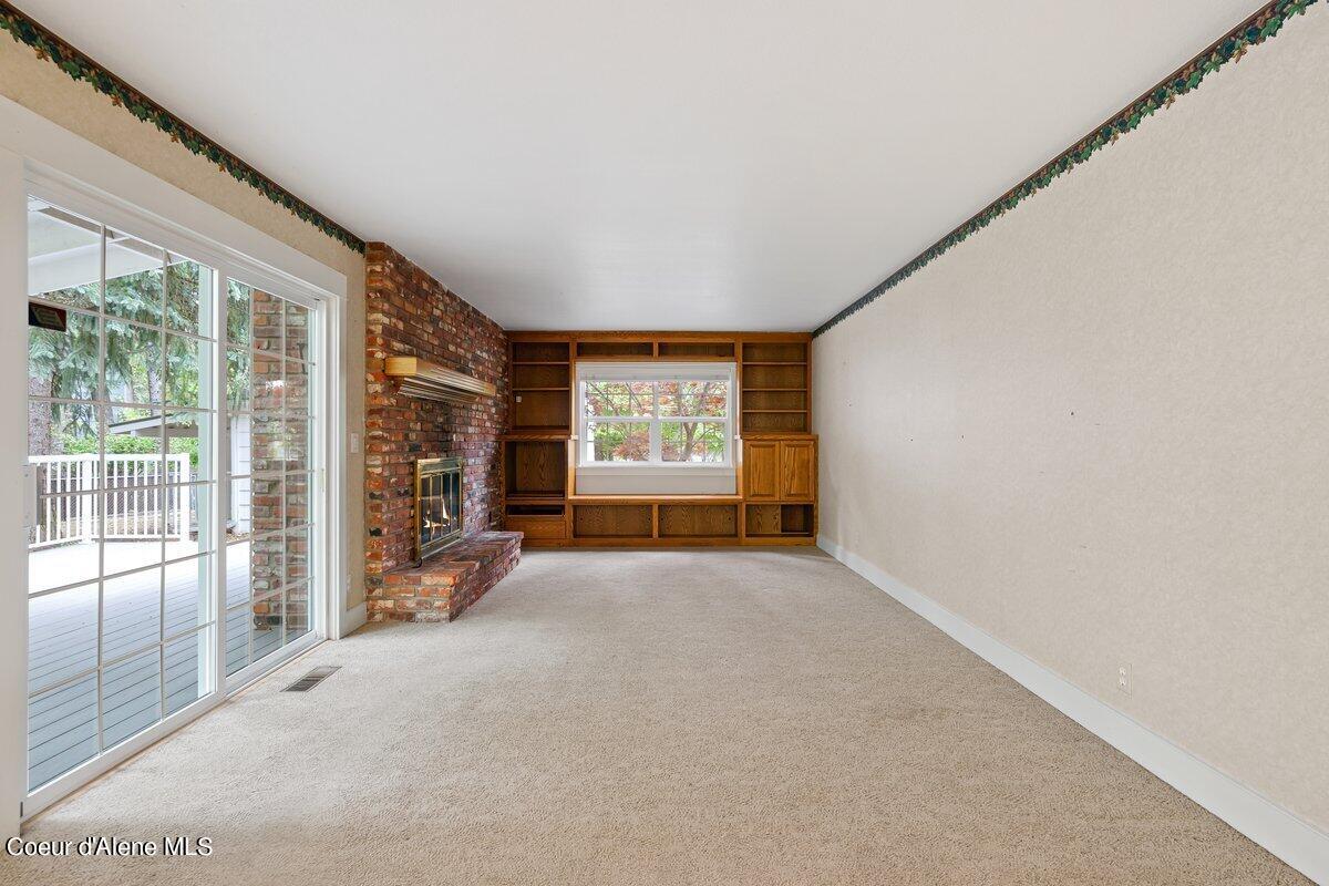 11714 N Friar Dr