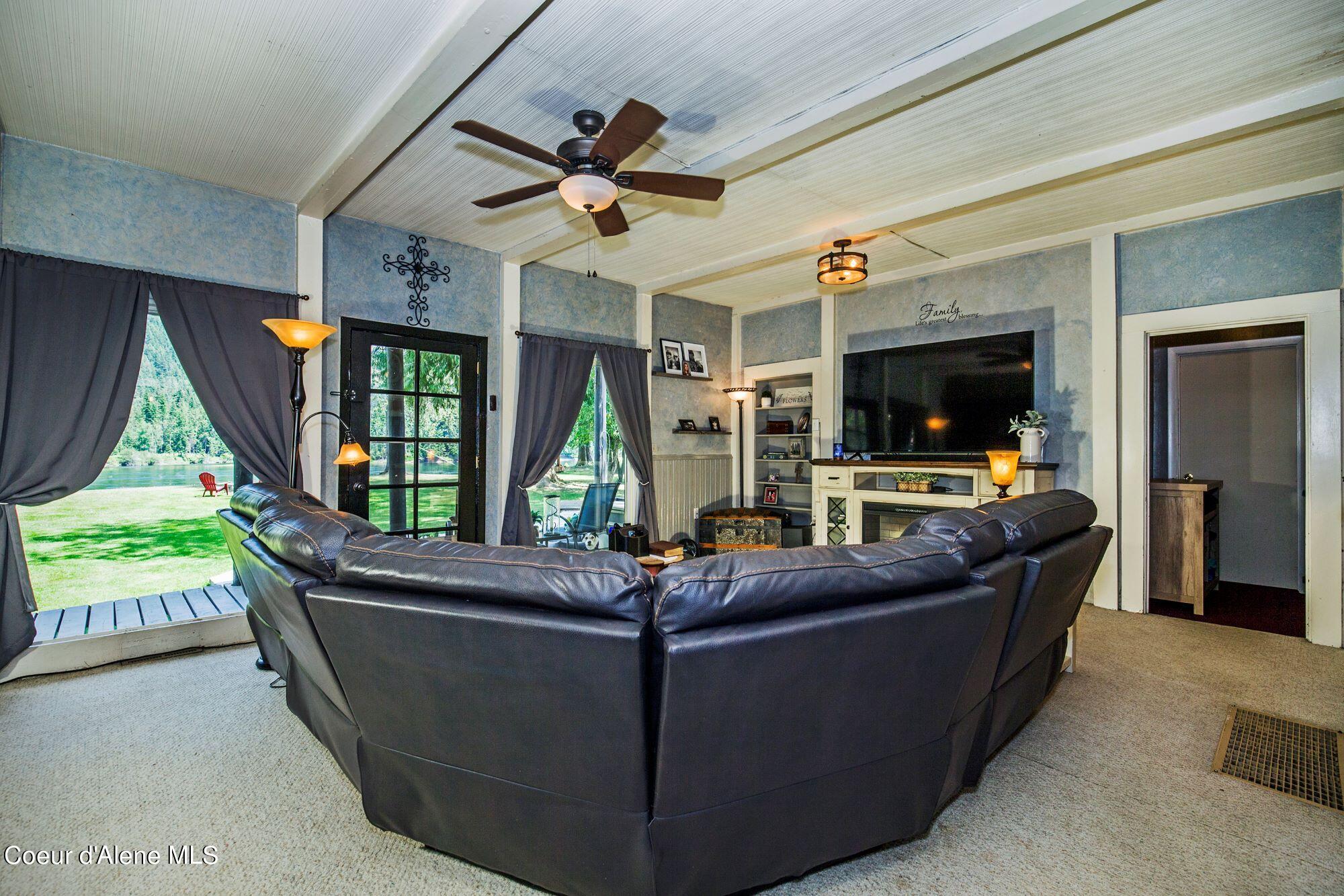 199 Riverlake
