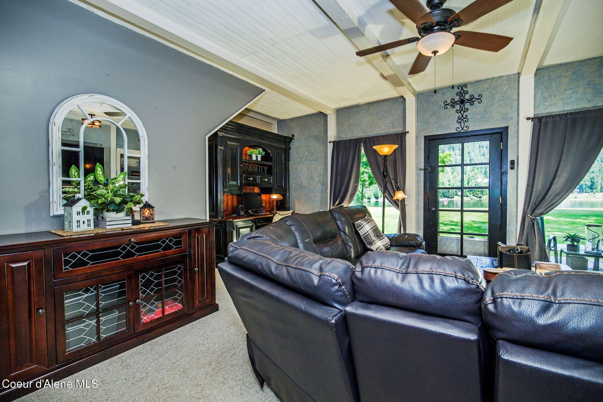 199 Riverlake