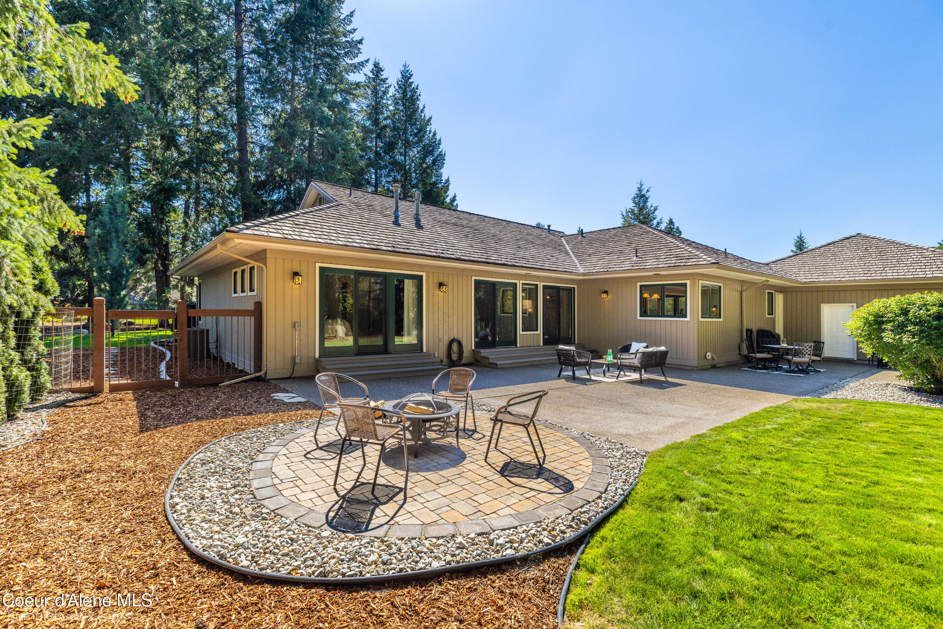 1375 E WOODSTONE DR